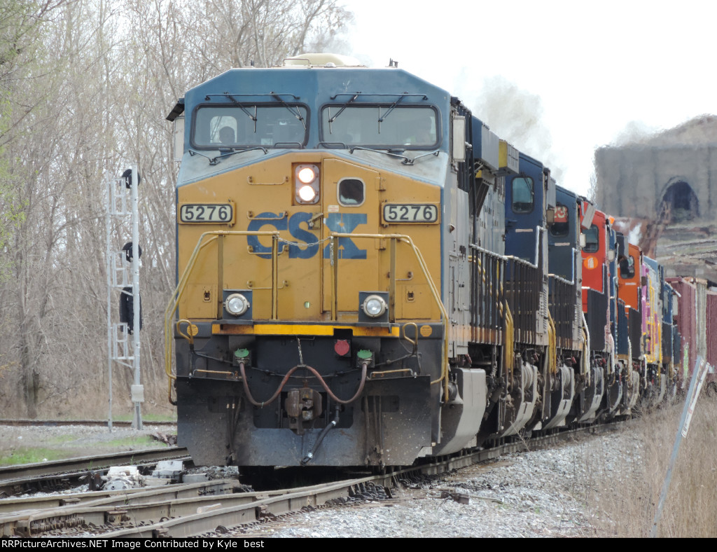 CSX 5276 on Q560